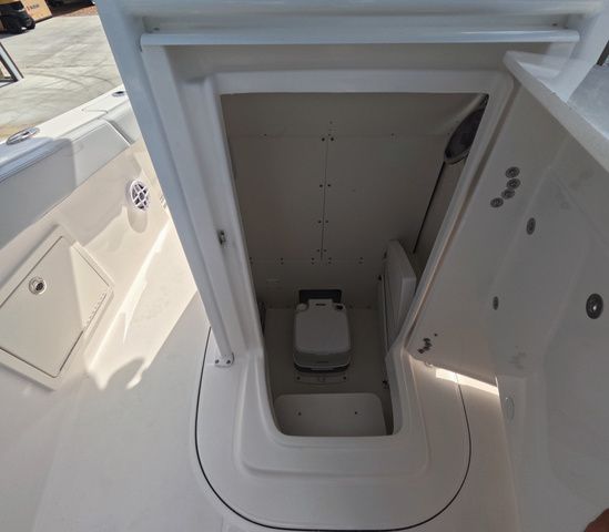 2026 Robalo Center Console R230 In Stock Trailer Included - 23