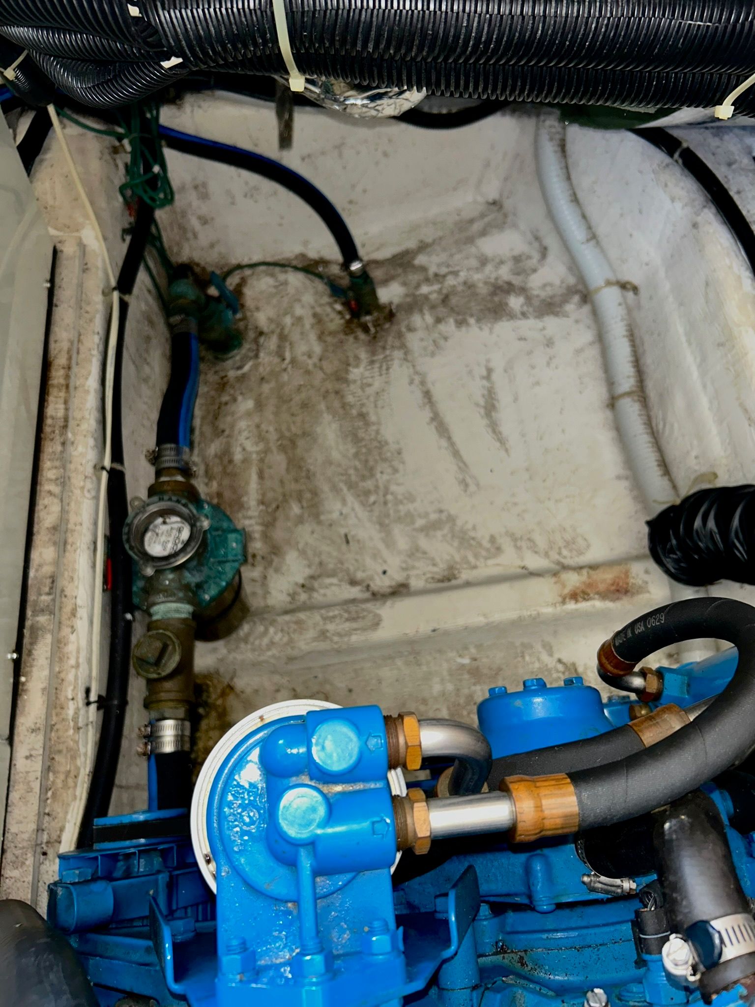 Engine compartment of 2000 Carver 356 Aft Cabin Yacht.