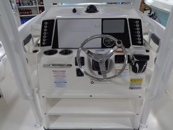Control console of the 2023 Robalo 246 Cayman boat model.