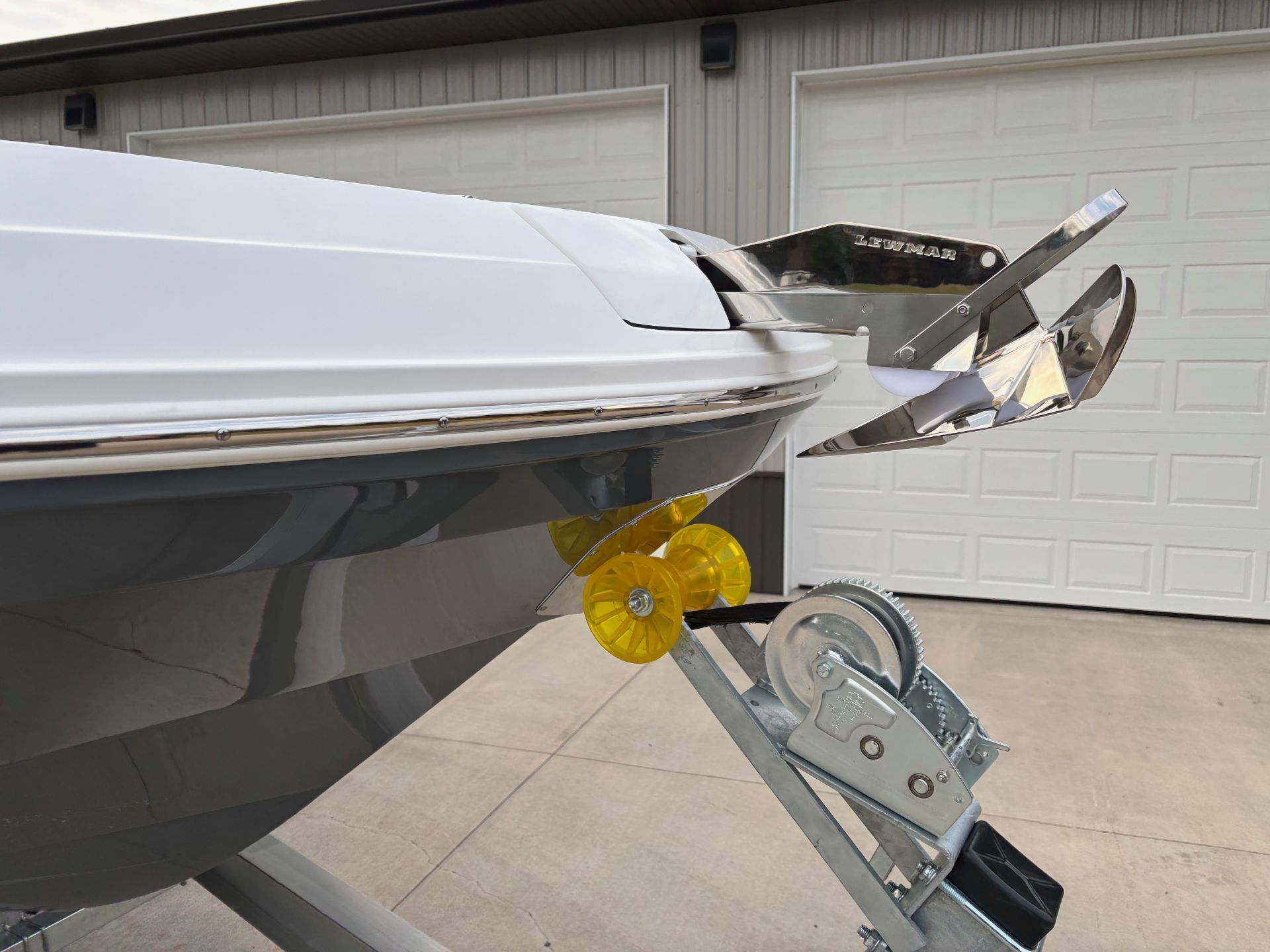 2025 Hurricane SunDeck 2600 OB - 13