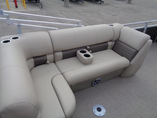 2025 Sun Tracker Fishin' Barge 22 DLX - 84