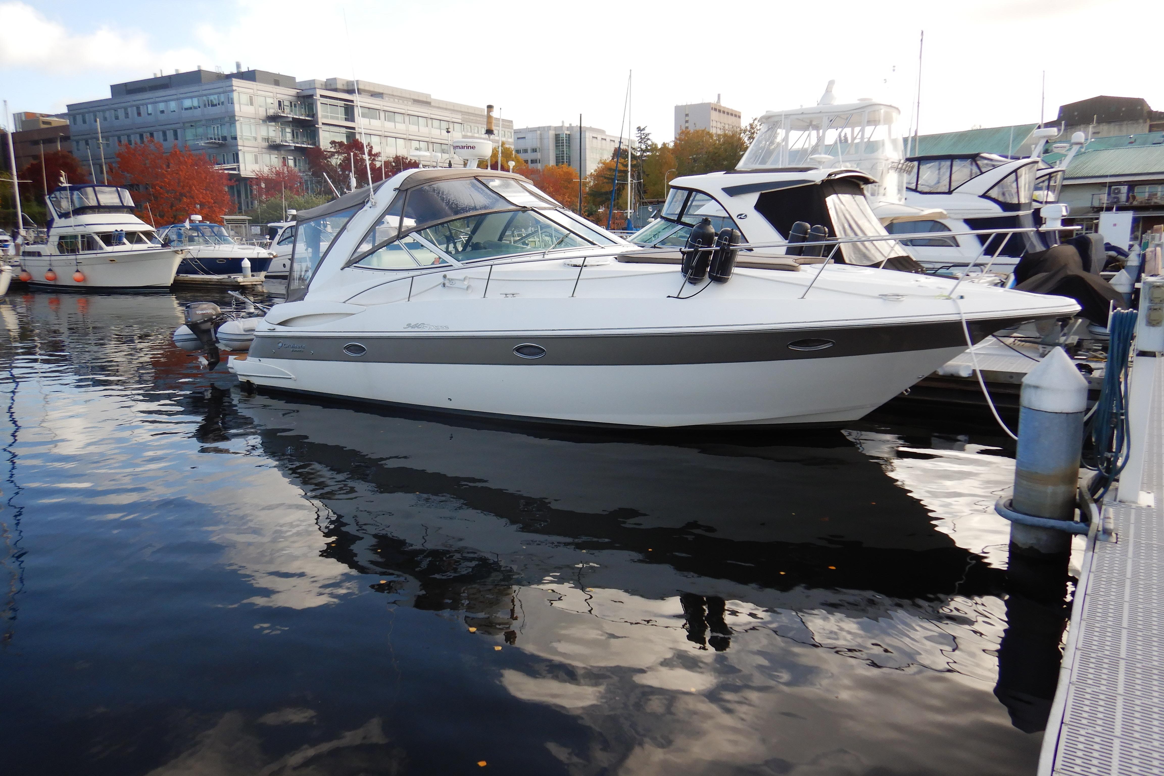 2007 Cruisers 340 Express