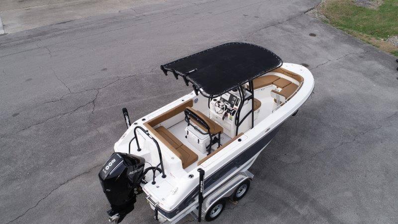 2025 Robalo R202 Explorer - 8