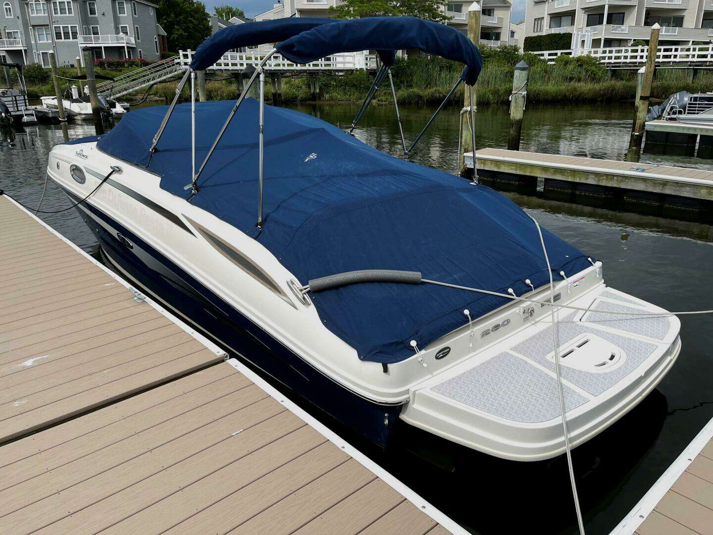 2010 Sea Ray 260 Sundeck - Image 25