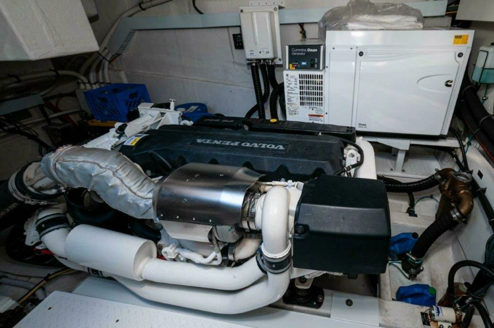 2020 Cruisers Yachts 60 Cantius - Image 46