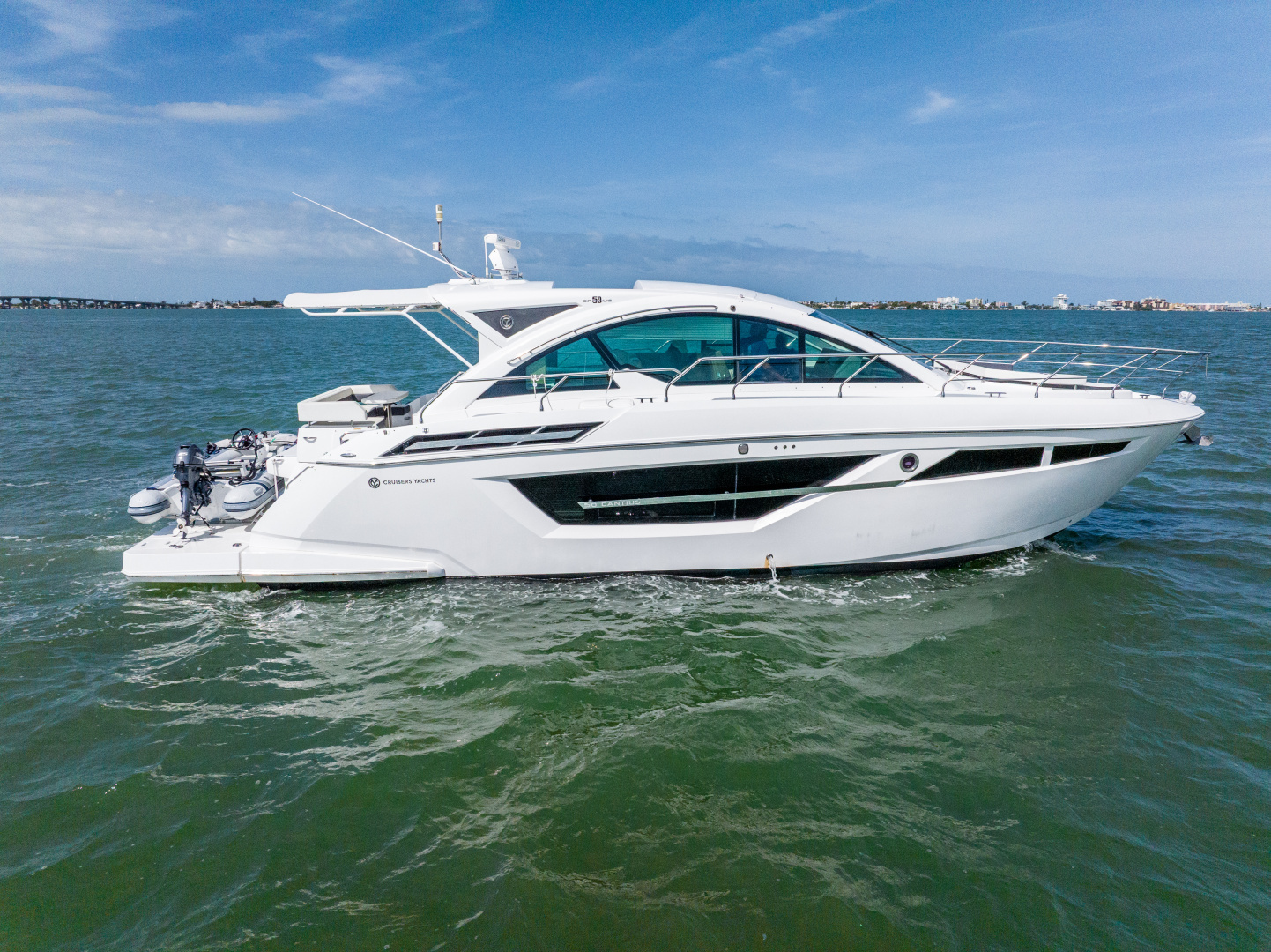 2018 Cruisers Yachts 50 CANTIUS - Image 16