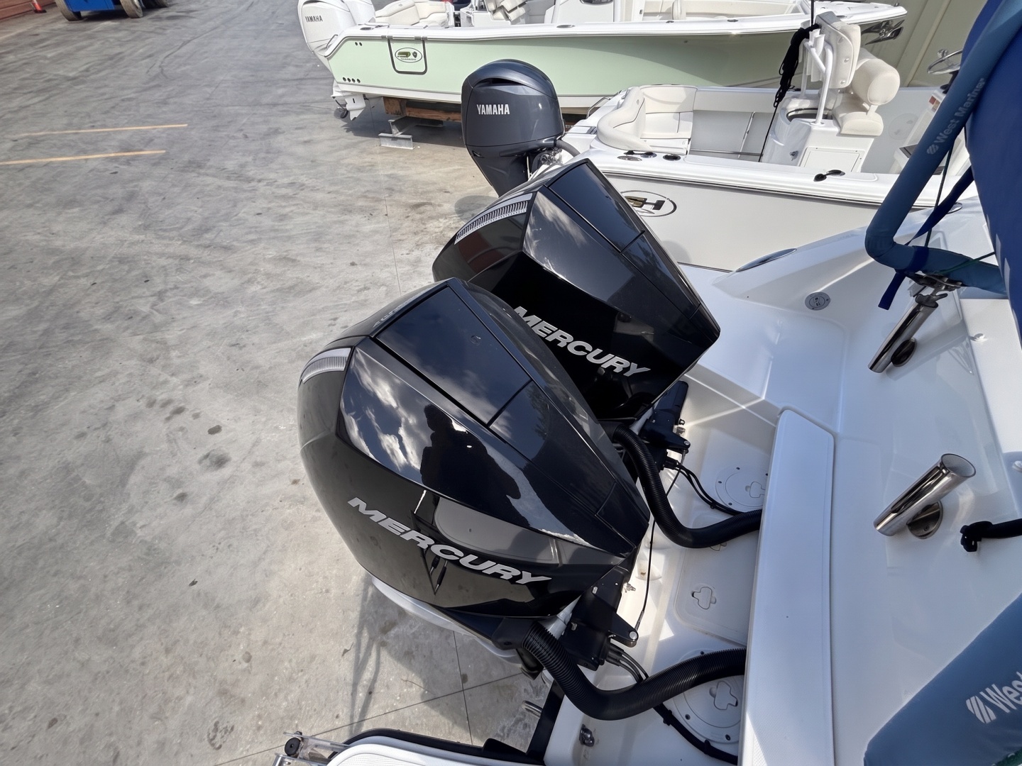 2024 Boston Whaler 320 Vantage - Image 5