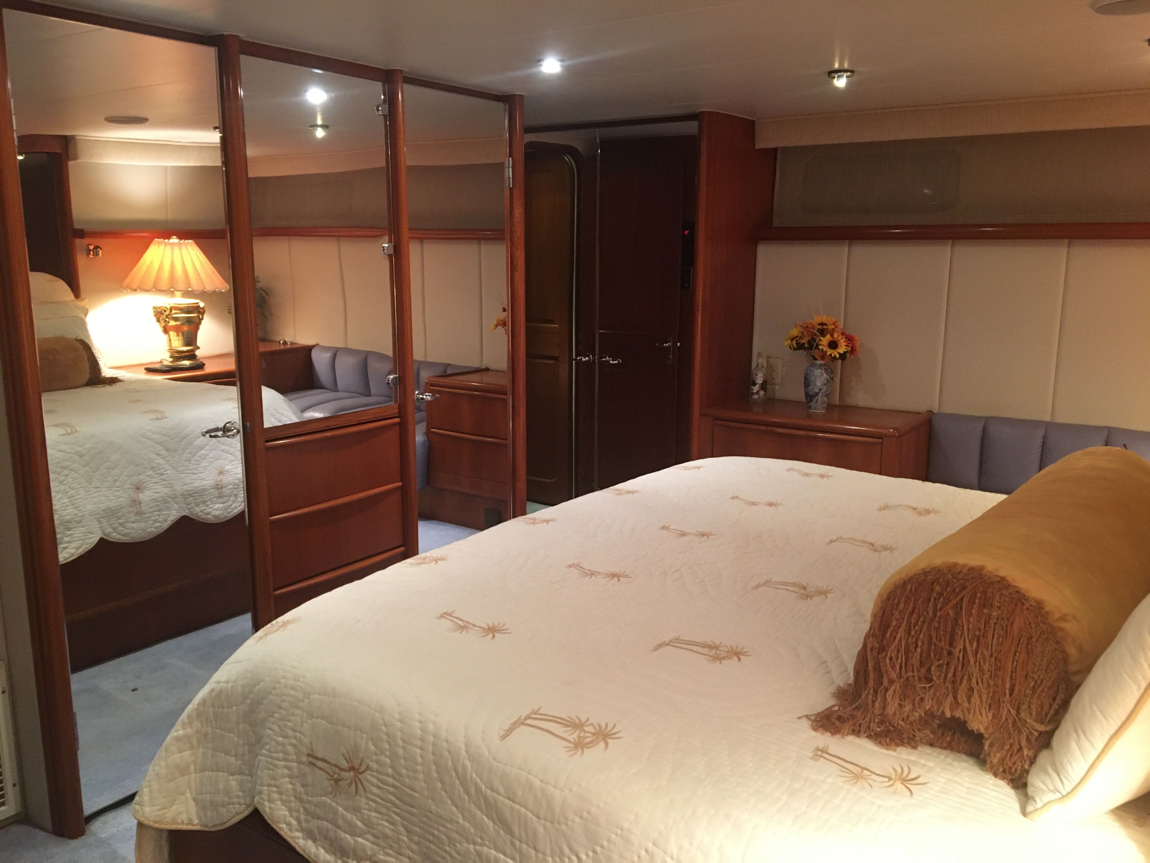 1994 Viking Motor Yacht - 38