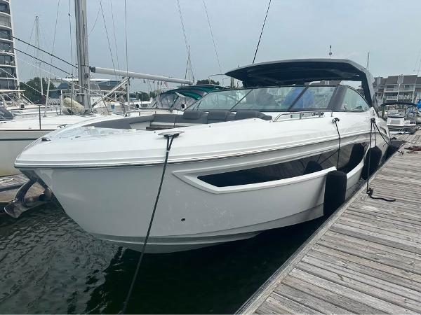 2021 Cruisers Yachts 38 - 4
