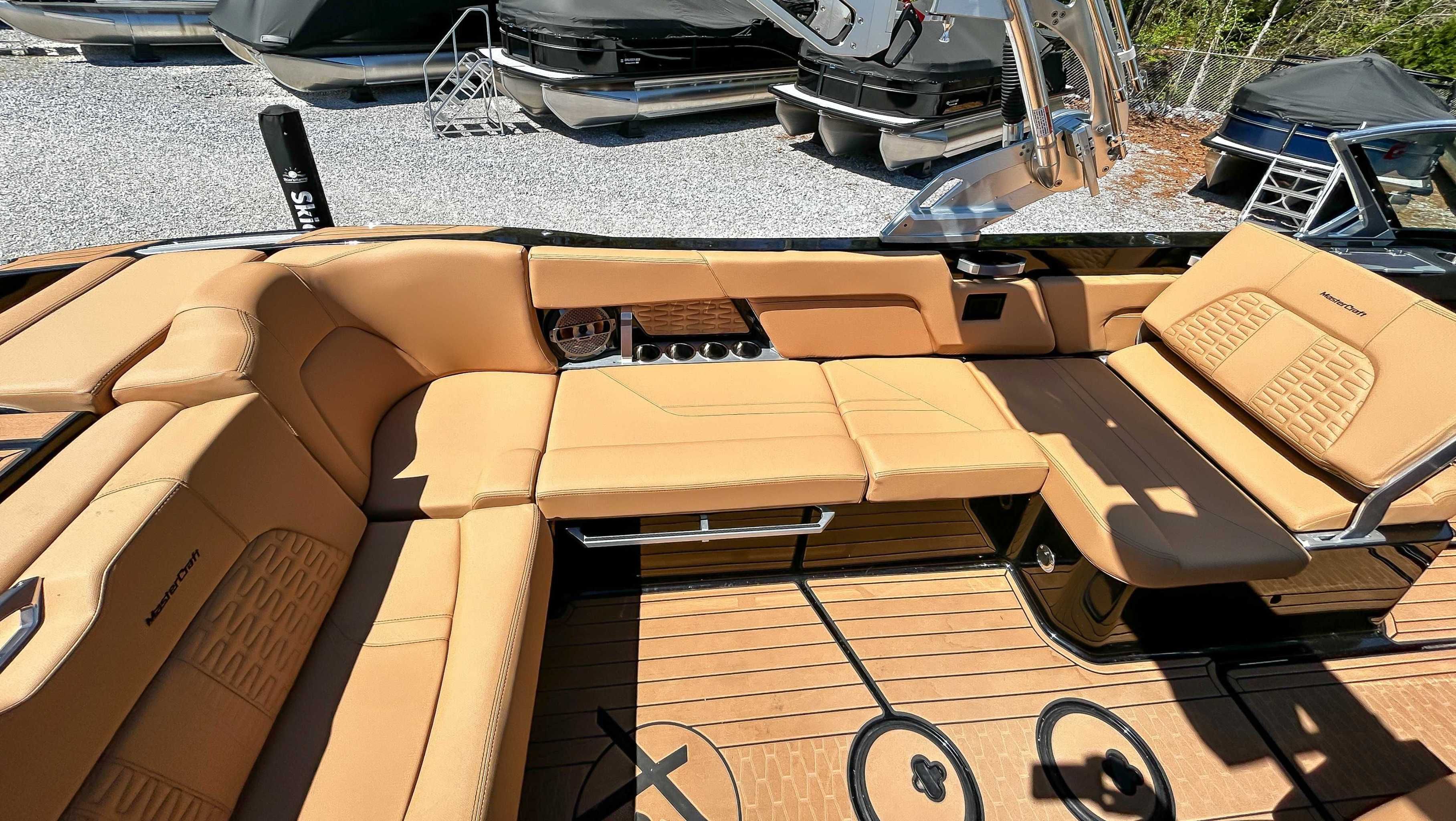 2021 MasterCraft X26 - 21