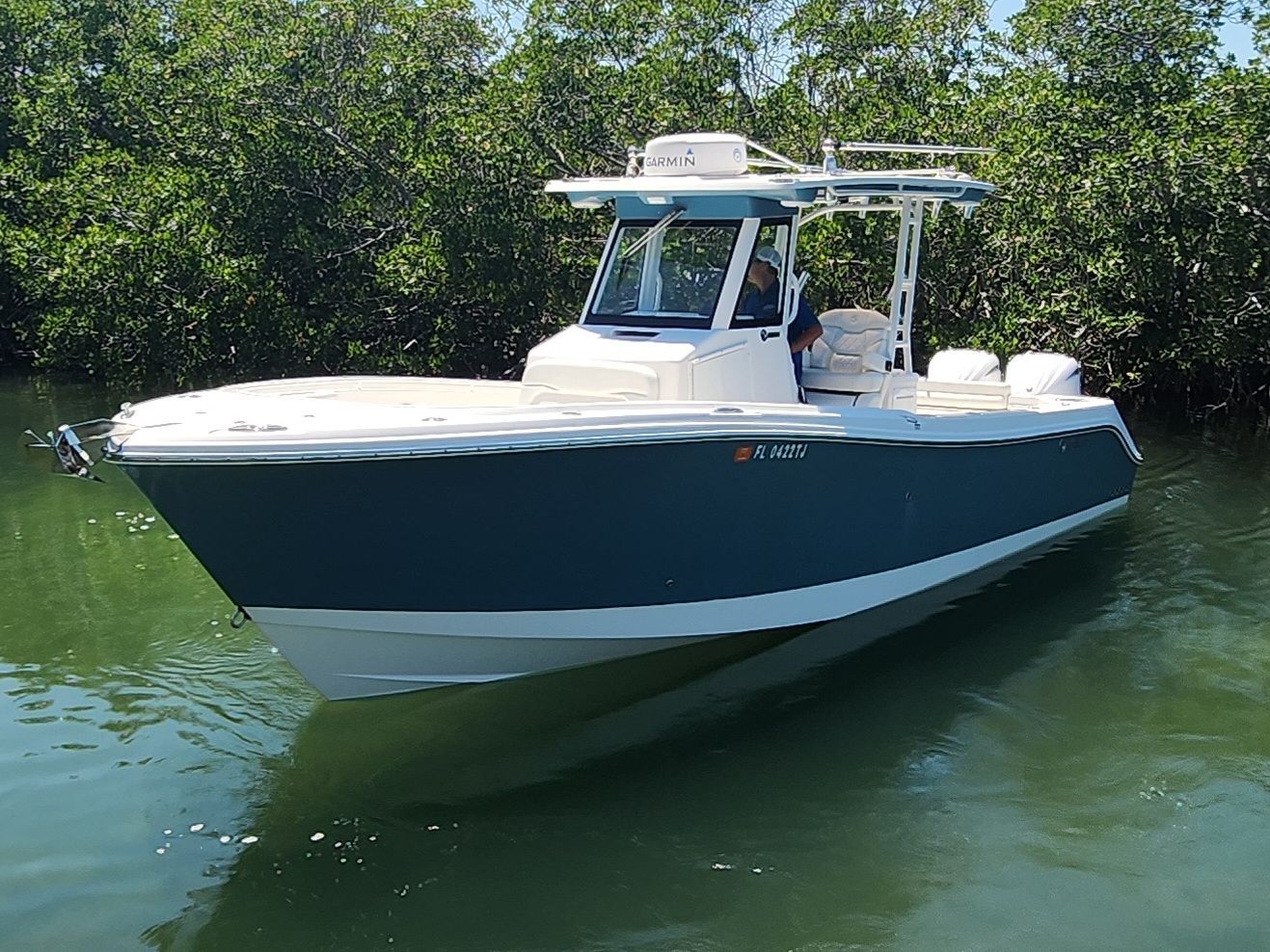 2023 EDGEWATER 285 CC - Image 19