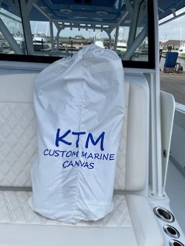 KTM Custom Marine Canvas on 2022 Yellowfin 39 Offshore boat seat.
