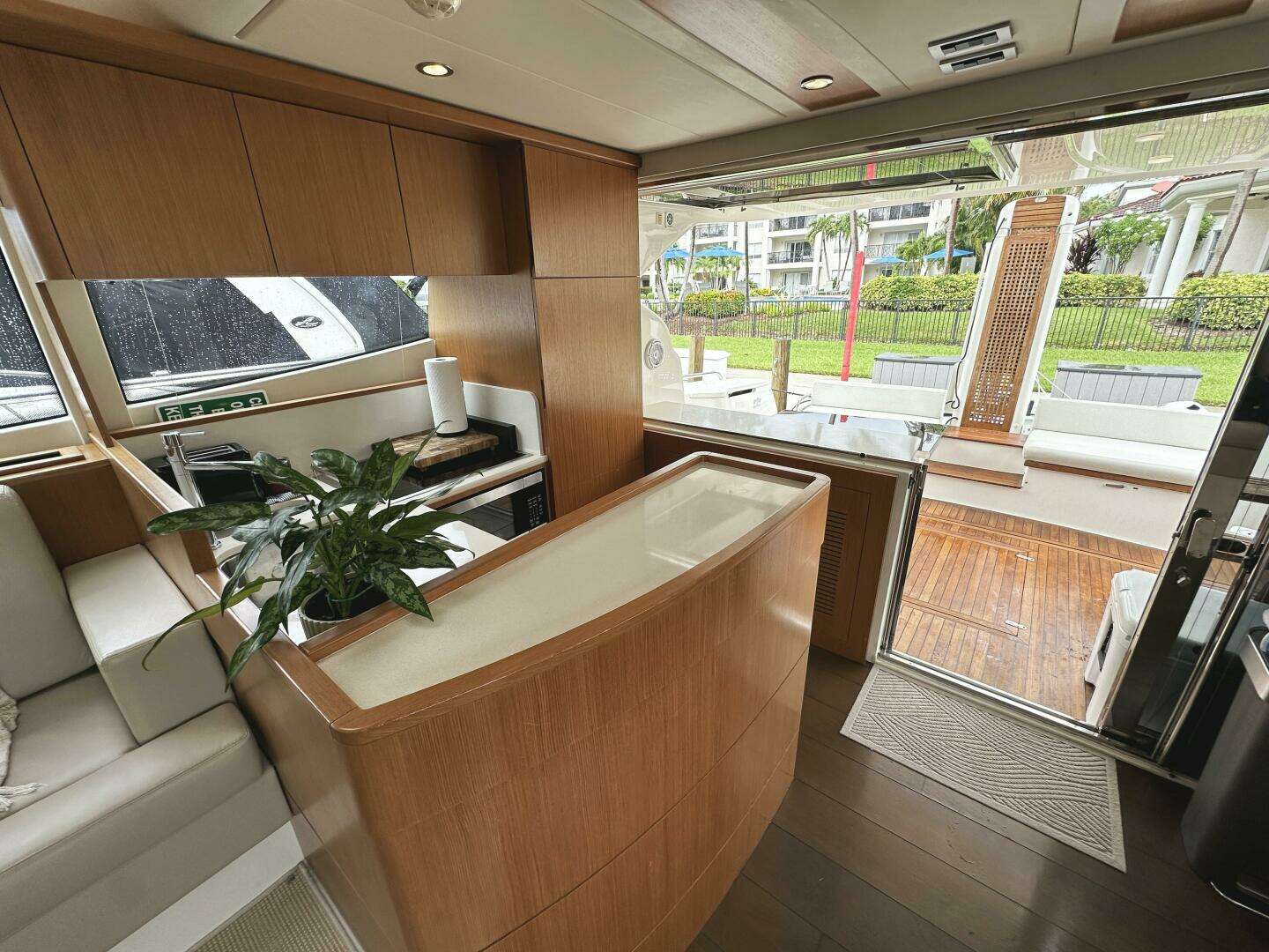 2014 Ferretti Yachts 530 - Image 7