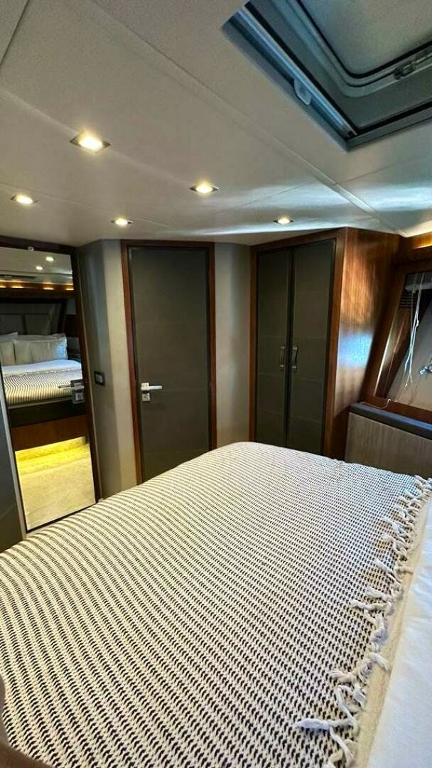 2014 Custom MCY 65 - Image 27