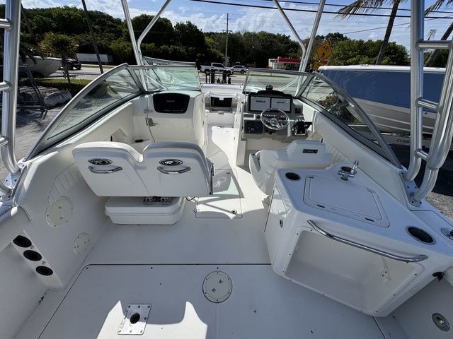 2012 Robalo 247 DC - 8