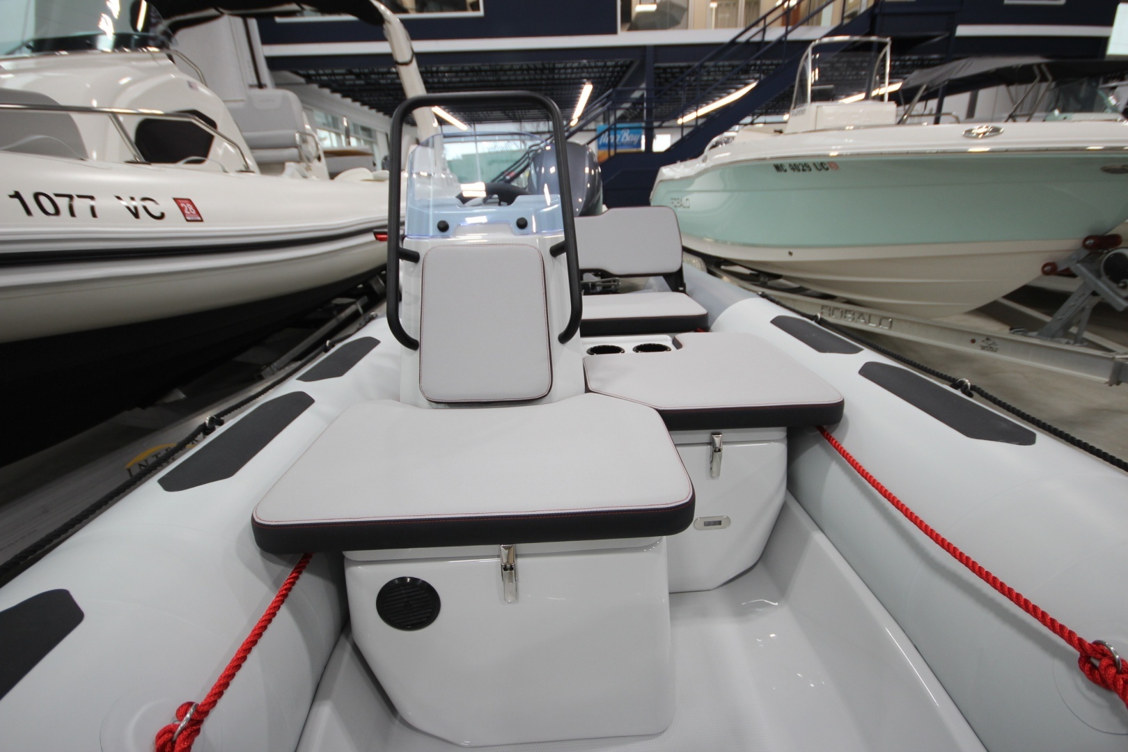 2026 Zodiac Open 4.2 NEO F50 - Image 13
