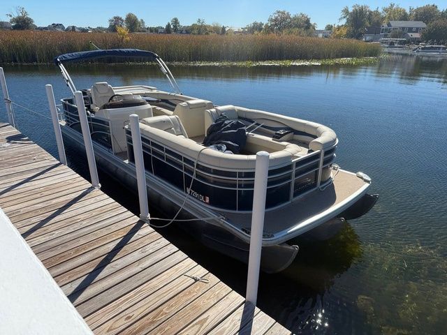 2011 Bennington 25 RLI - 2