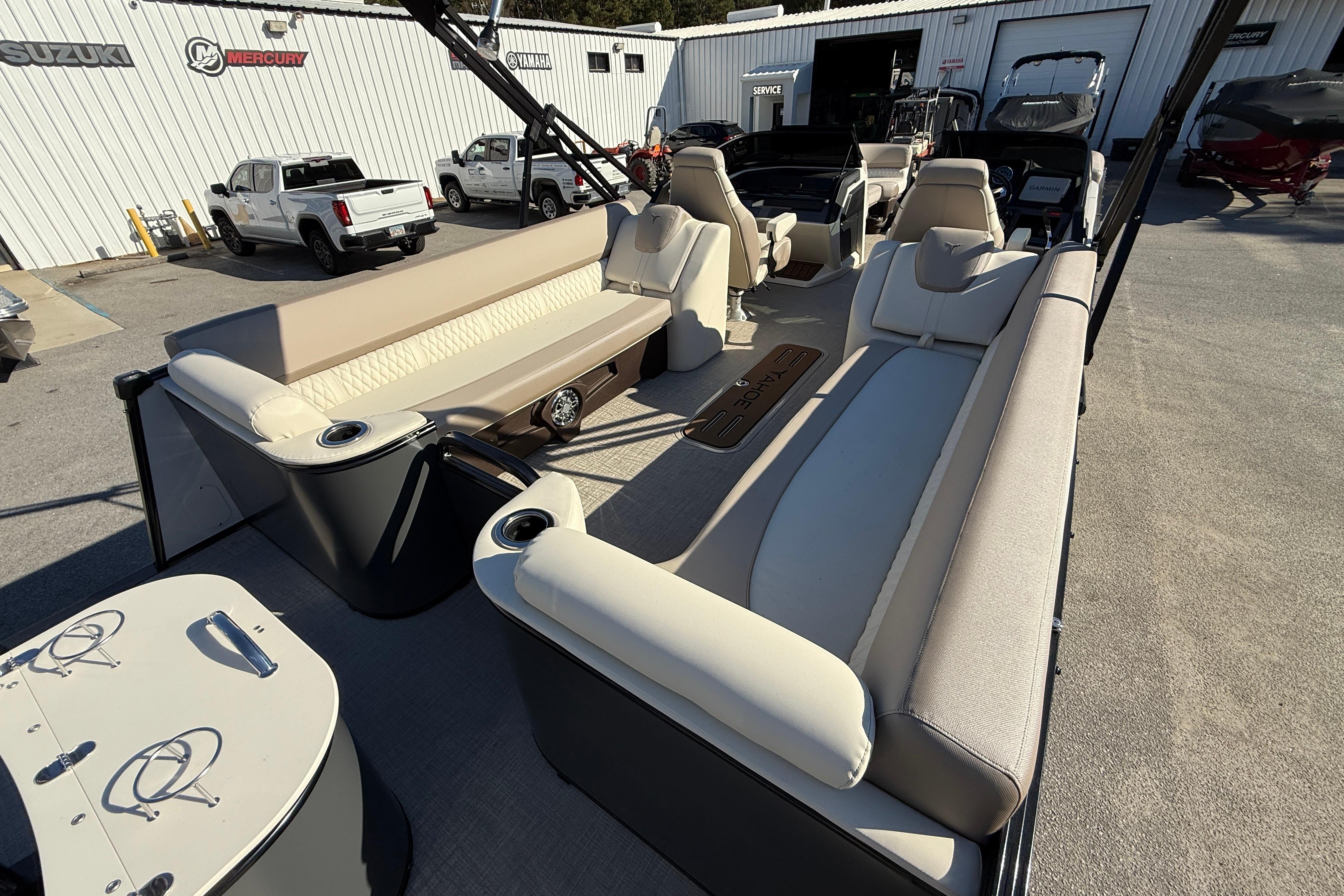 2026 Tahoe Pontoon Cascade Quad Lounger Windshield with luxurious seating and modern design.