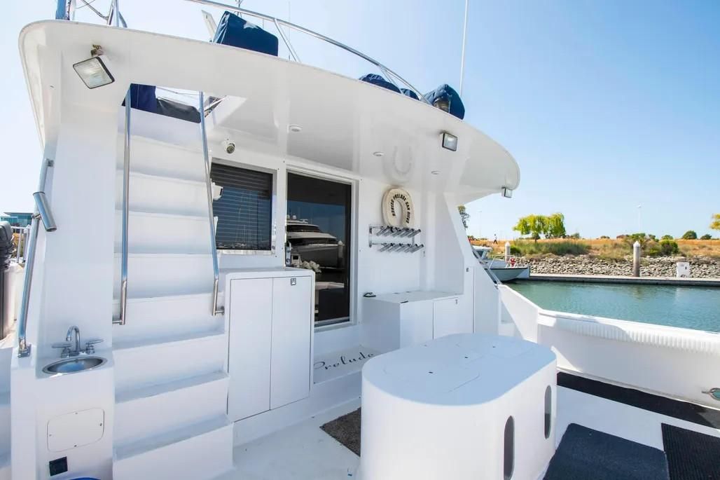 1988 Knight & Carver Custom Motoryacht - 7