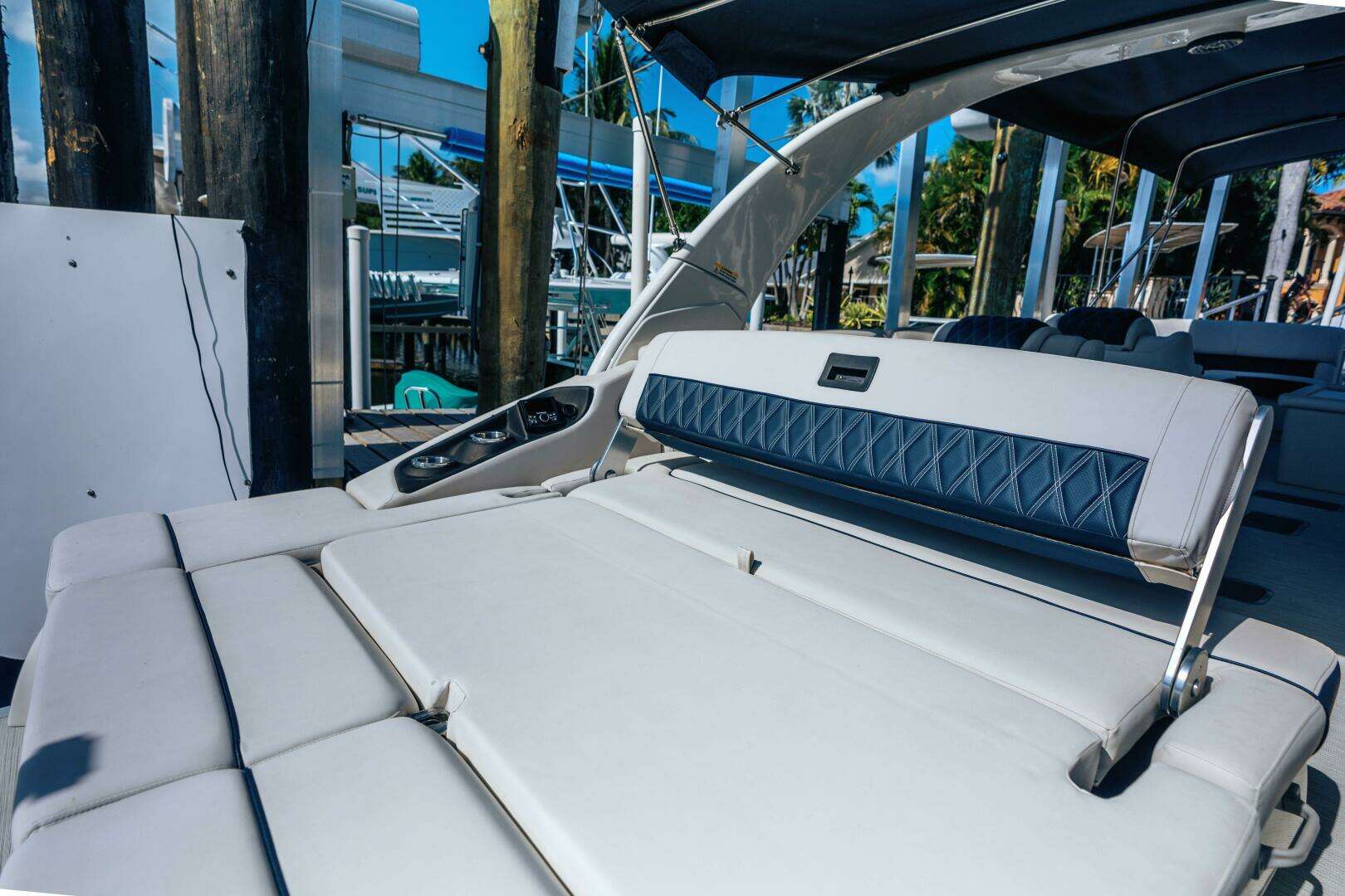 2024 Bennington QSBAX2 Swingback - Image 27