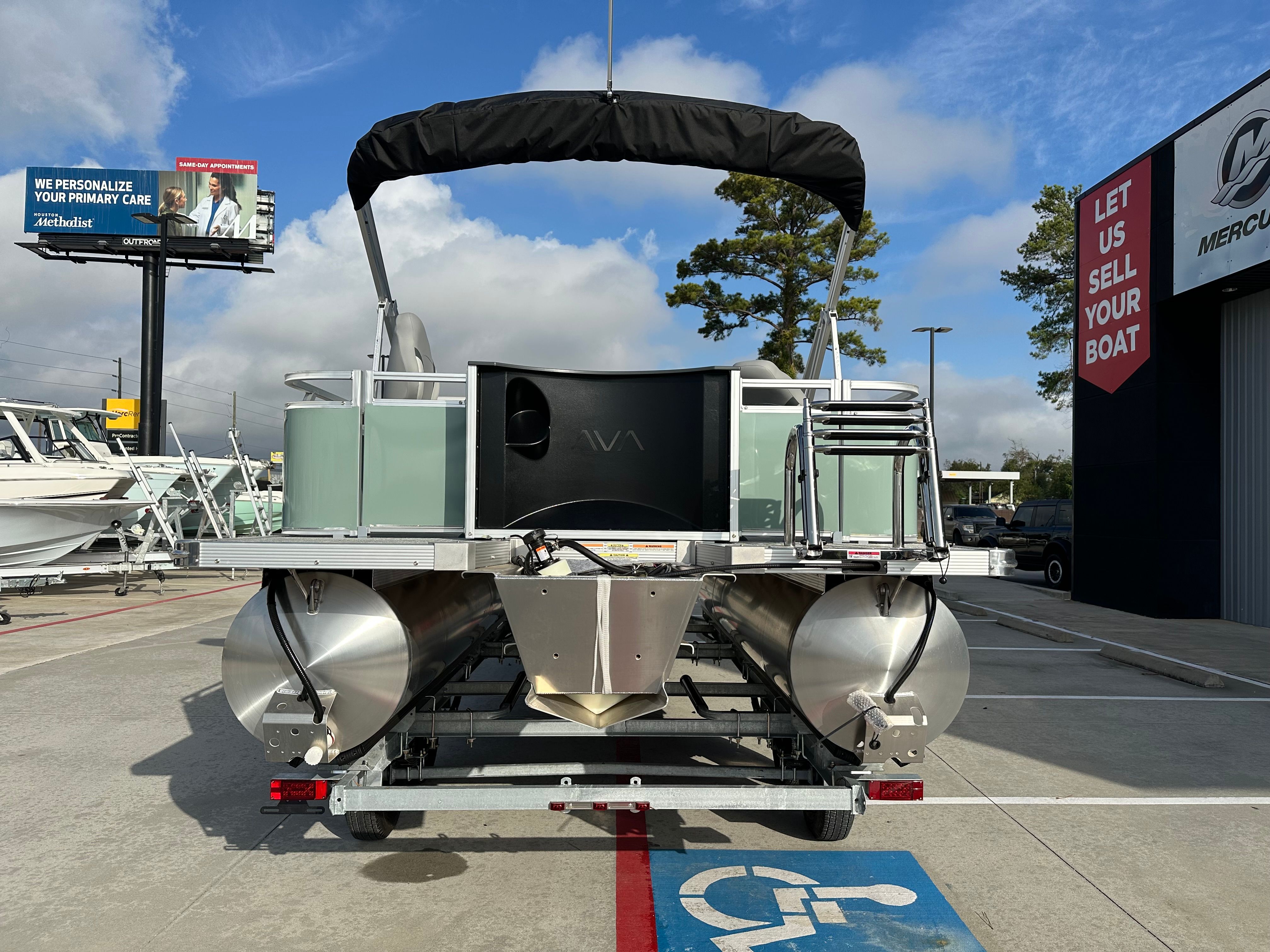 2026 Avalon Venture 85 Rear Fish - 21' - 9