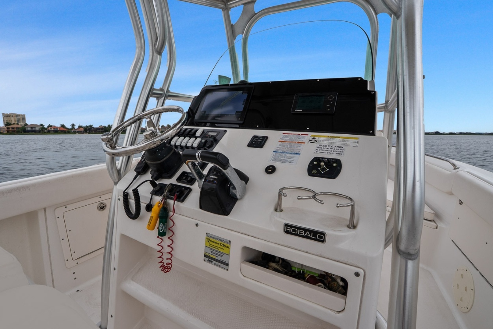 2013 Robalo R260 - Image 16