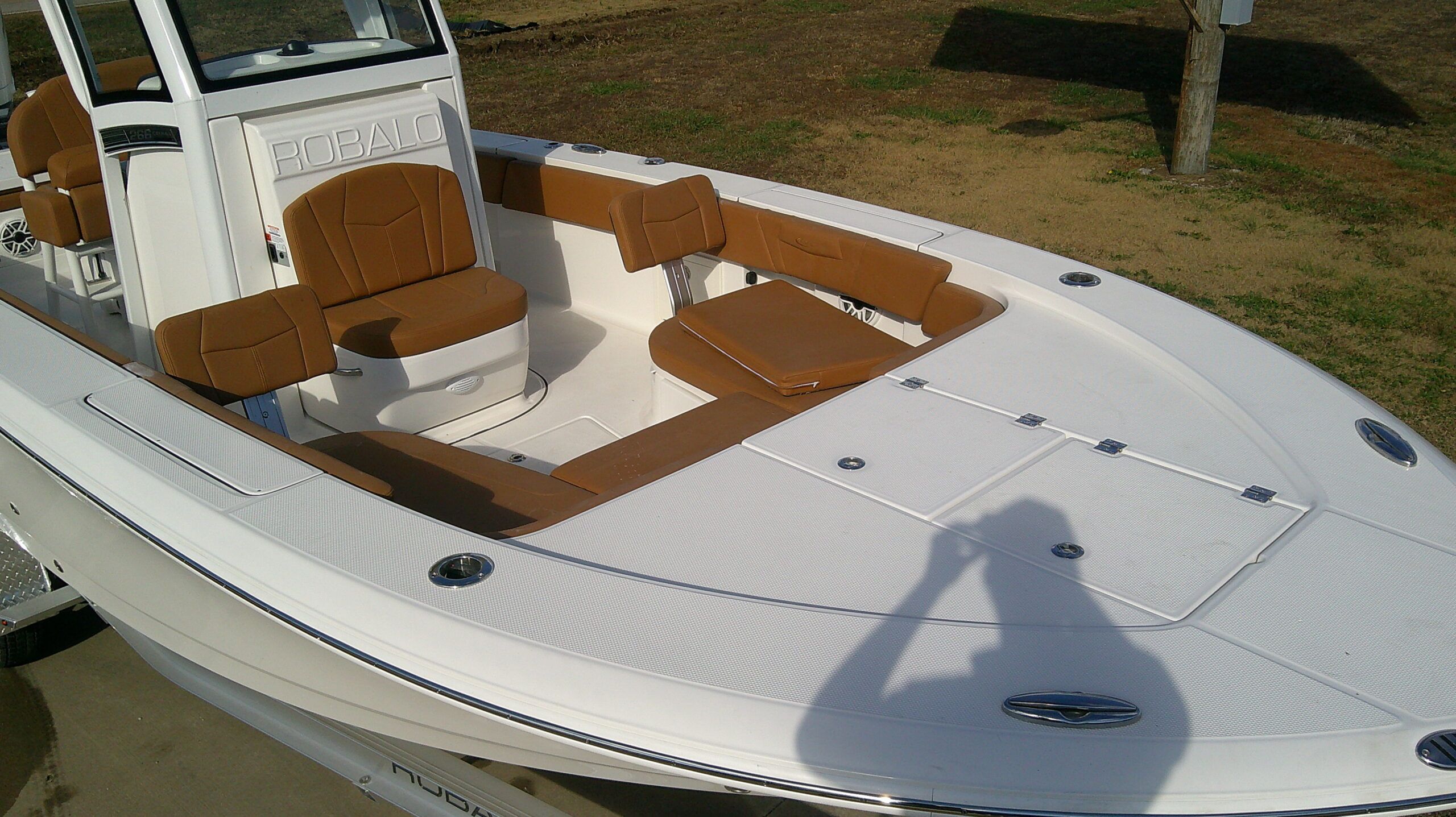 2026 Robalo 266 Cayman - 4