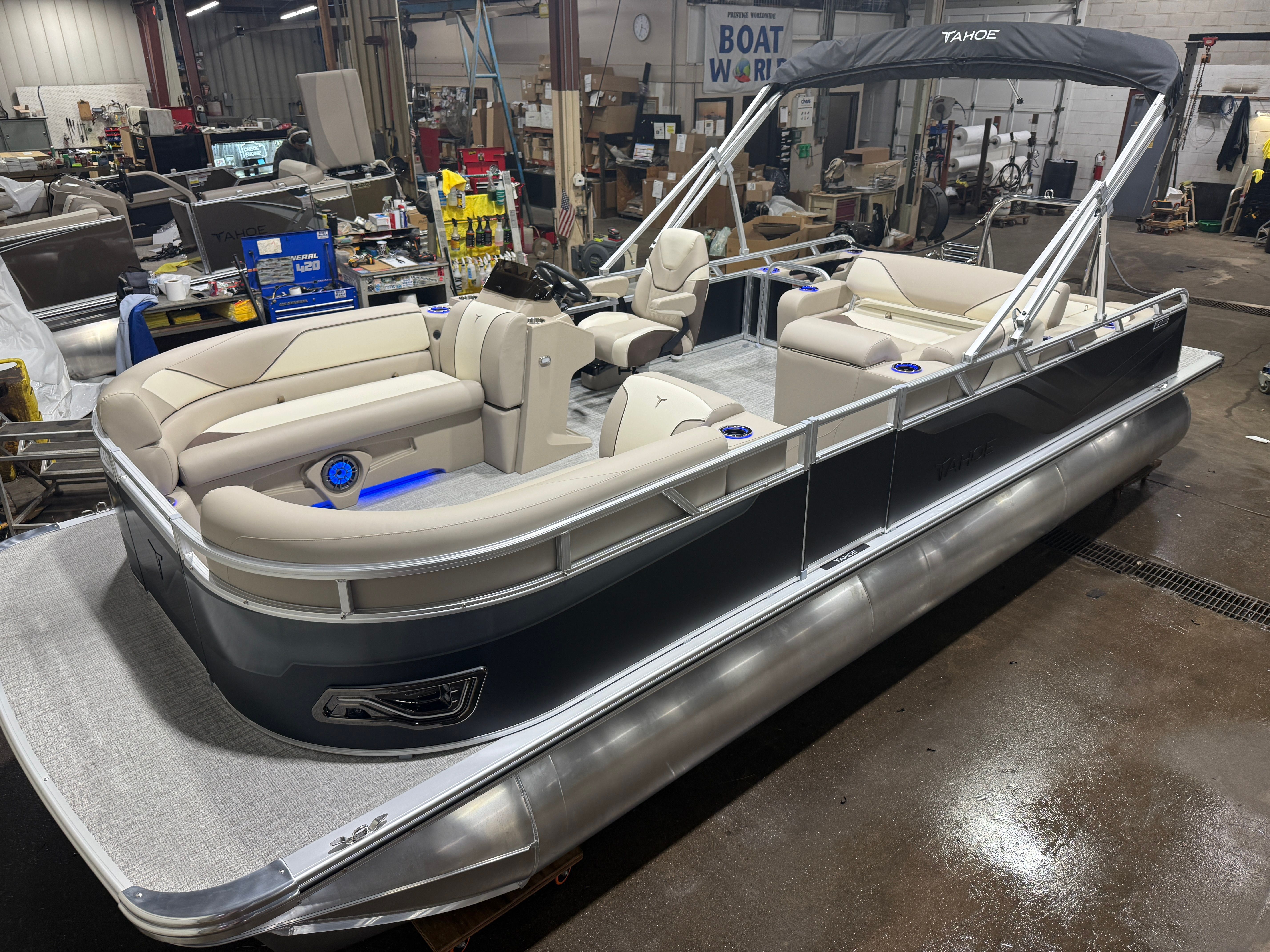 2026 Tahoe Sport 2385 VRB Swingback Tritoon $47995