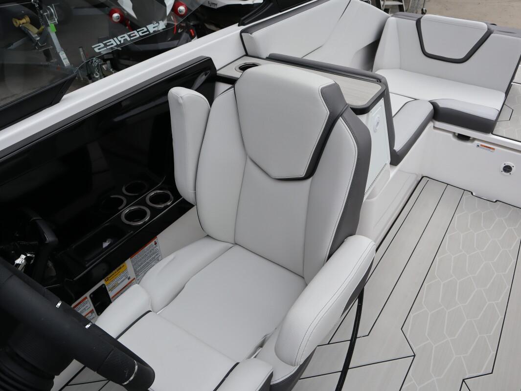 2025 Yamaha Boats 252XE - 22