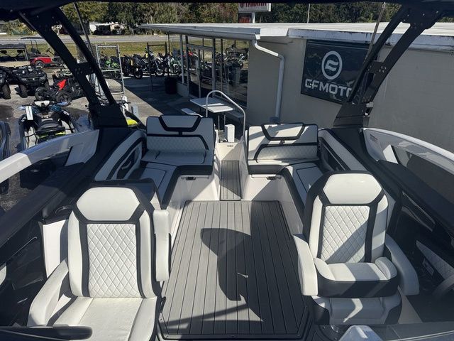 2025 Yamaha Boats 275SE - 12