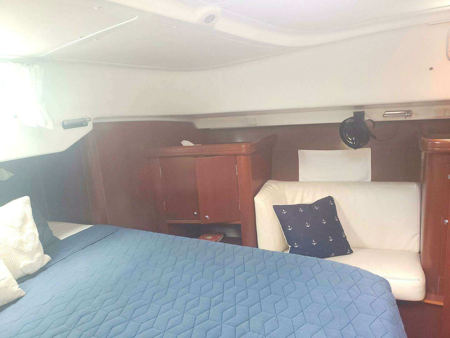 2003 Beneteau Center Cockpit - Image 23