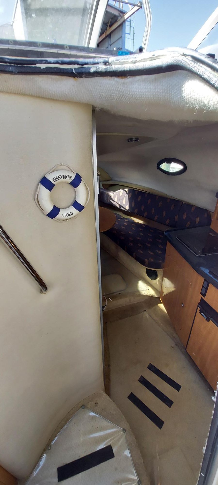 Interior of a 2004 Regal Commodore 2465 yacht.