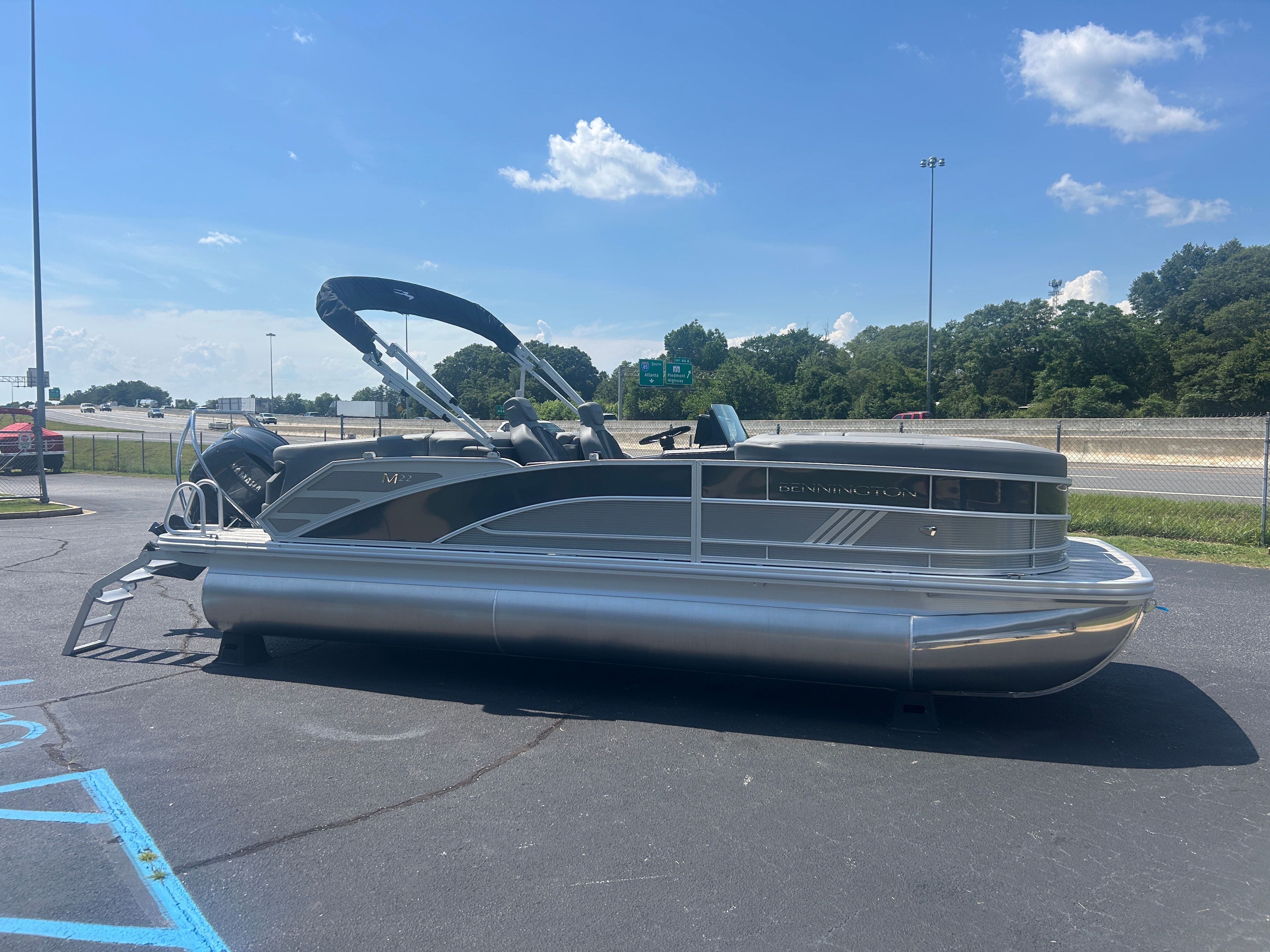 2026 Bennington 22 MFB - 5