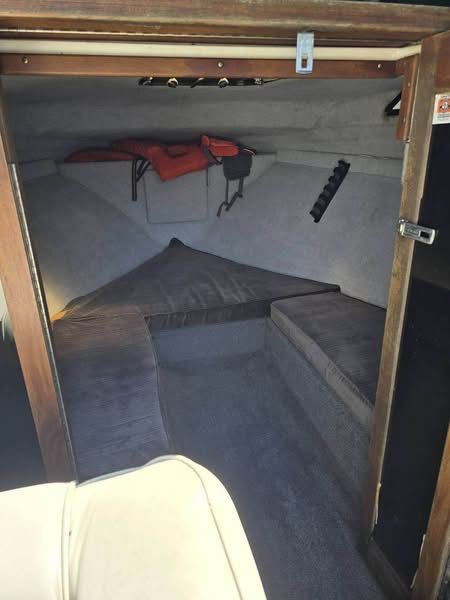 1989 Rinker Cuddy Cabin - 6