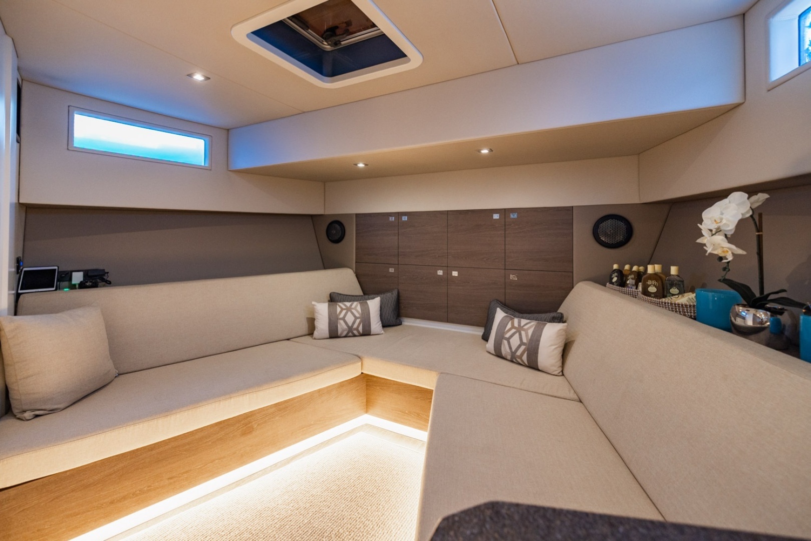 2019 Vanquish Yachts VQ58 - Image 22