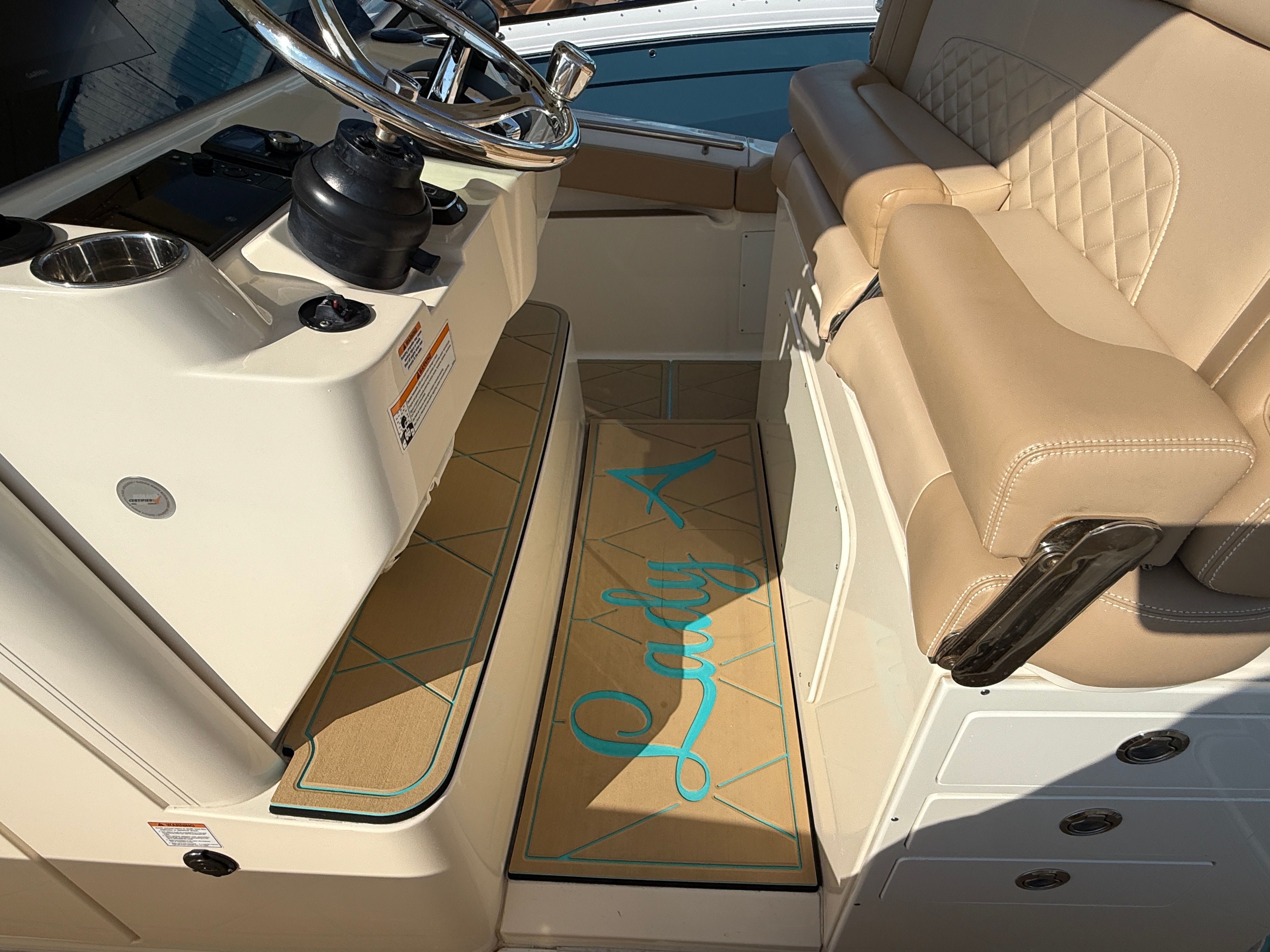 2024 SCOUT 330 LXF - Image 21