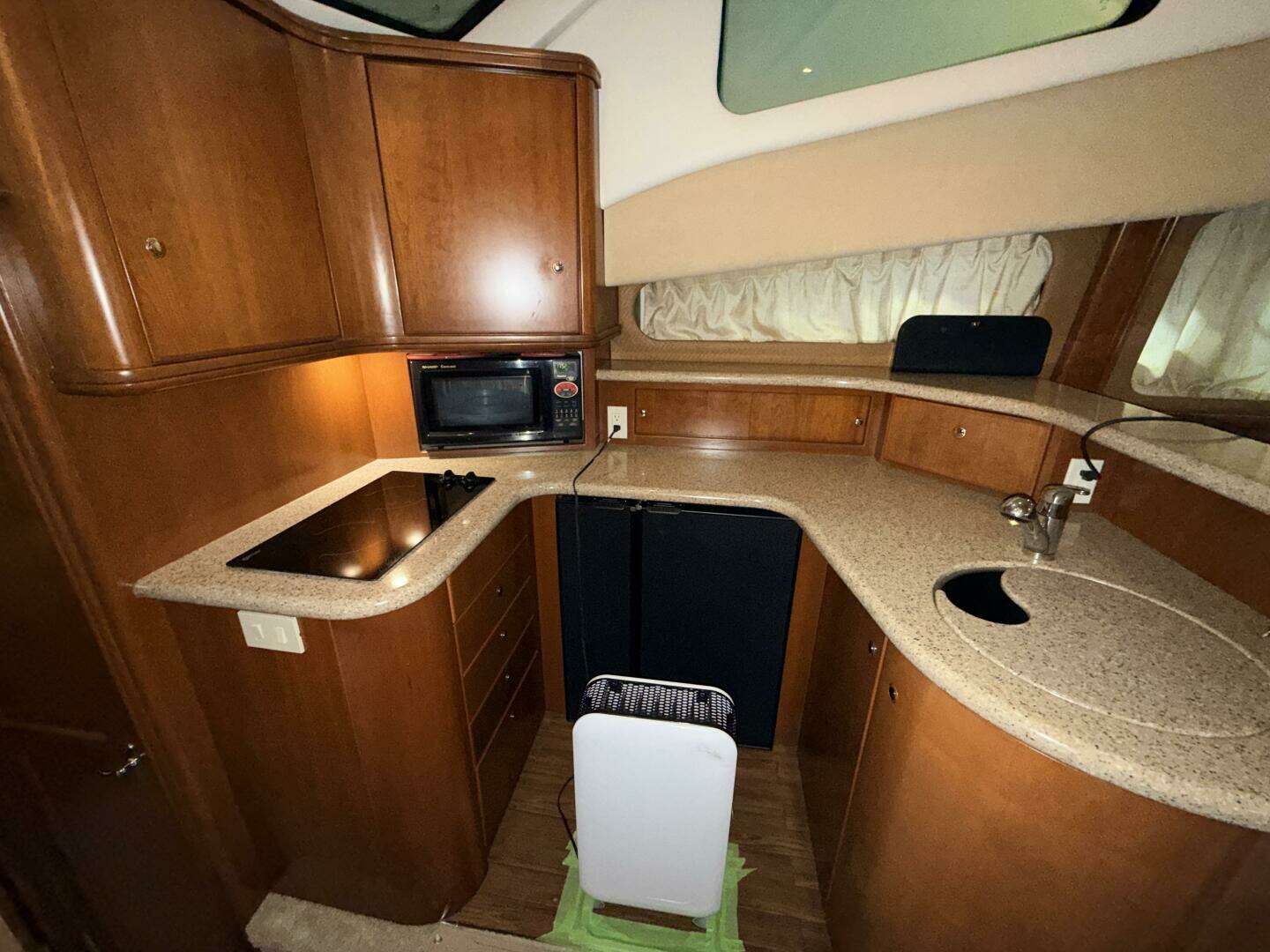 2006 Silverton 38 Sport Bridge - Image 15