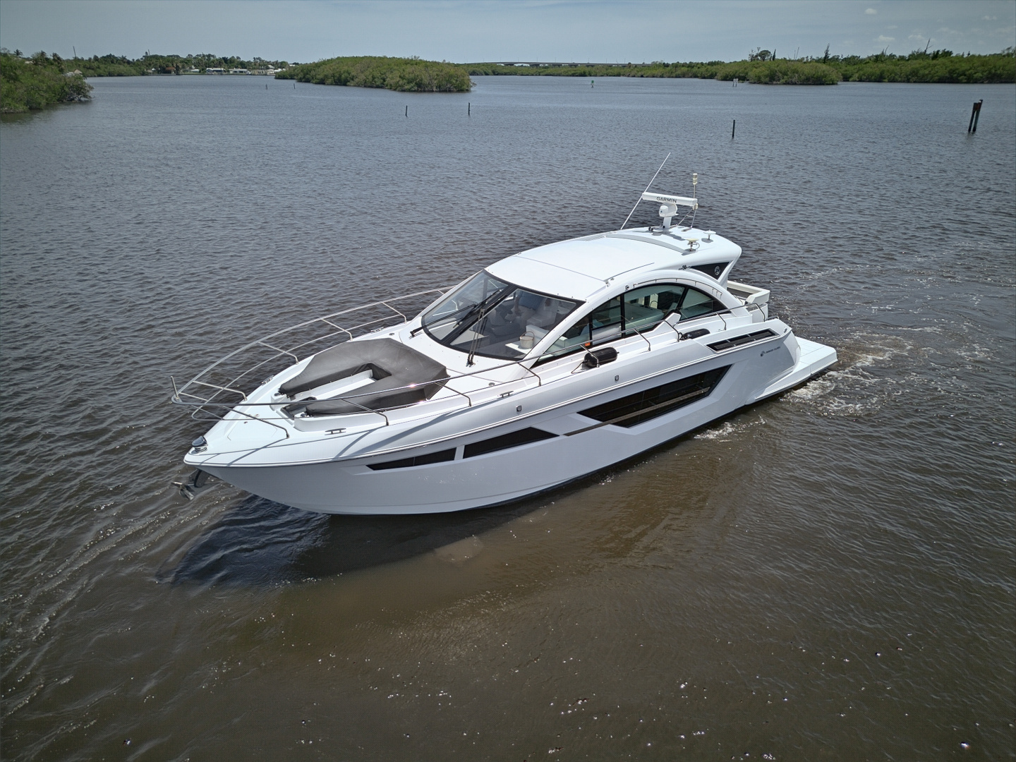 2023 Cruisers Yachts 50 CANTIUS - Image 2