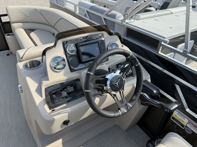 2026 Tahoe Sport 85 - 21 Rear Fish - 11