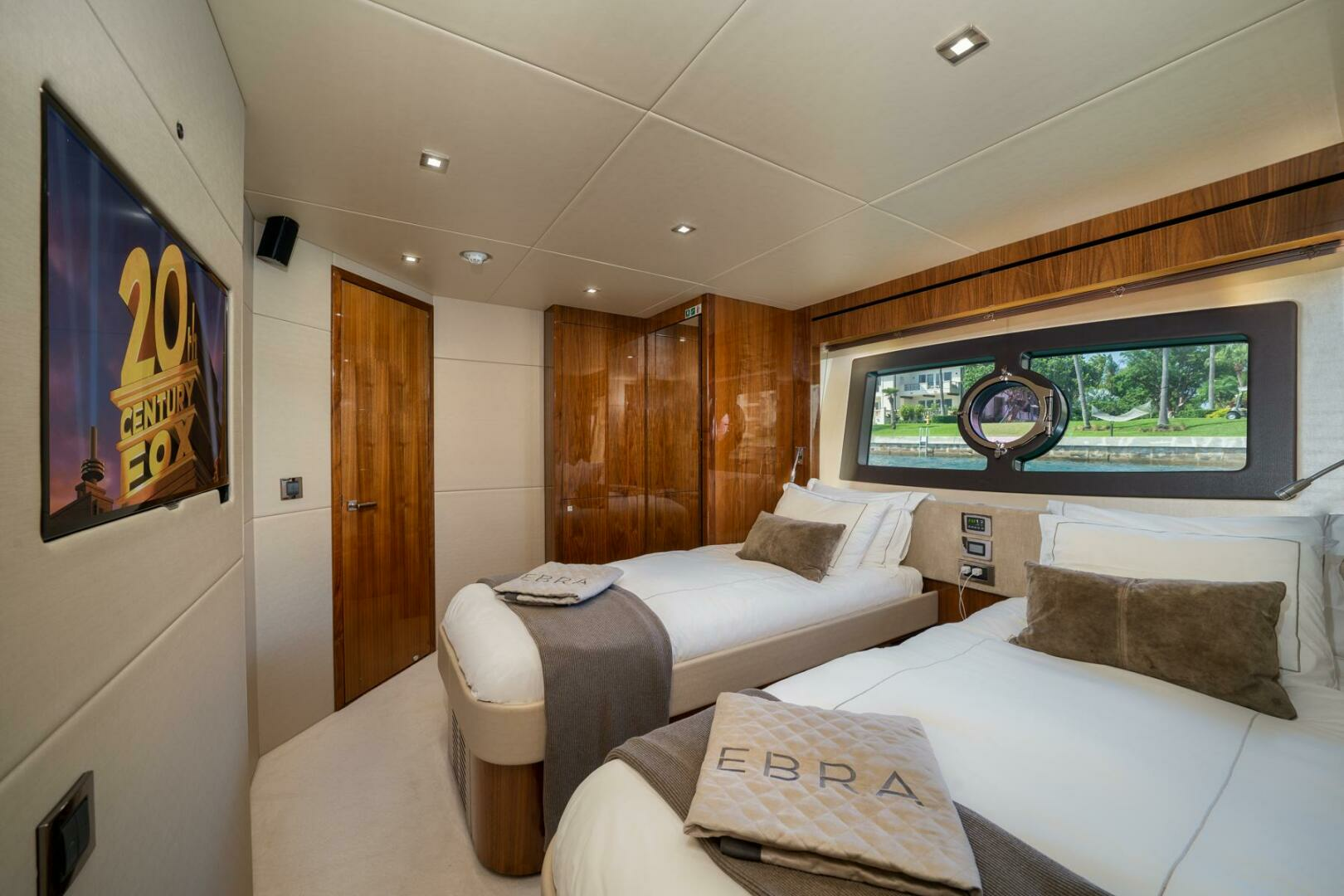 2015 Sunseeker 28 METER - Image 23