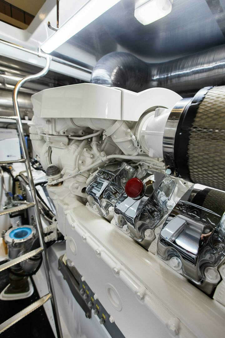 2021 Valder Yachts Power Cat - Image 24