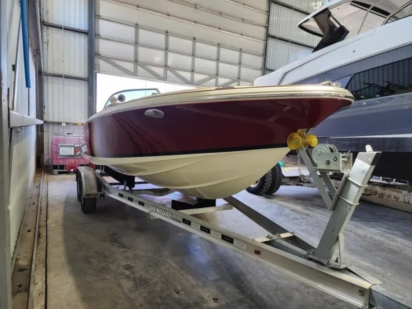 2018 Chris-Craft Launch 23 - Image 26