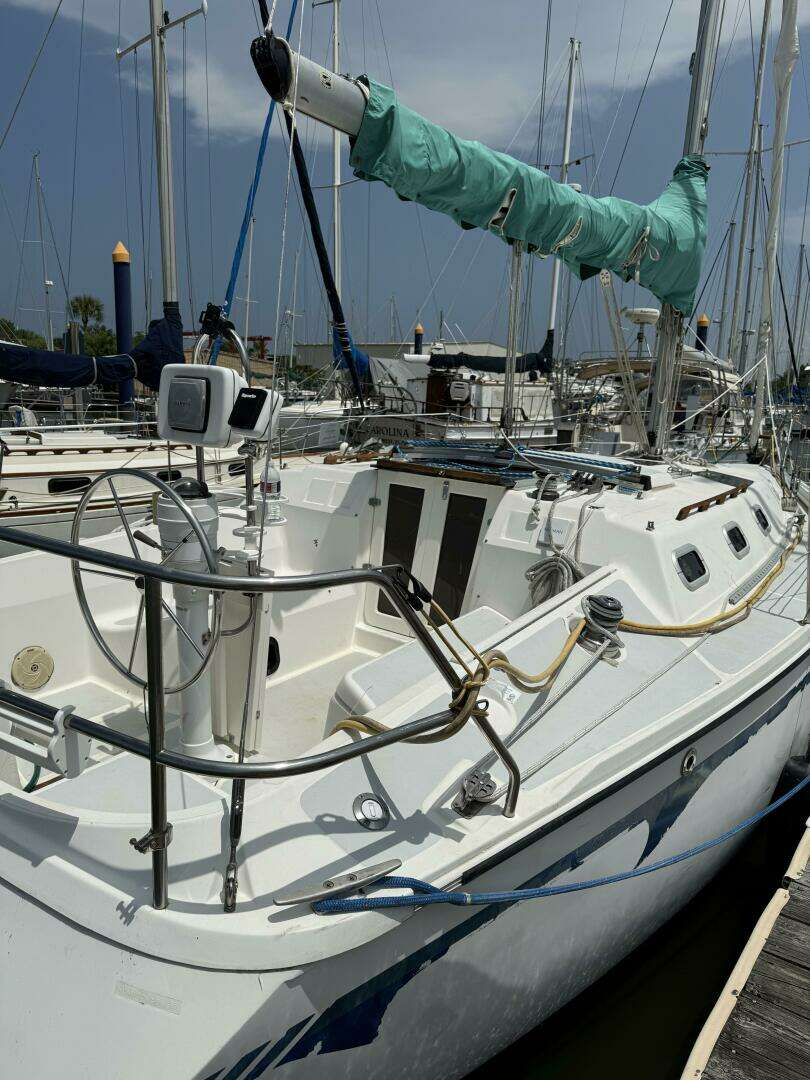 1989 Hunter 33.5 - Image 3