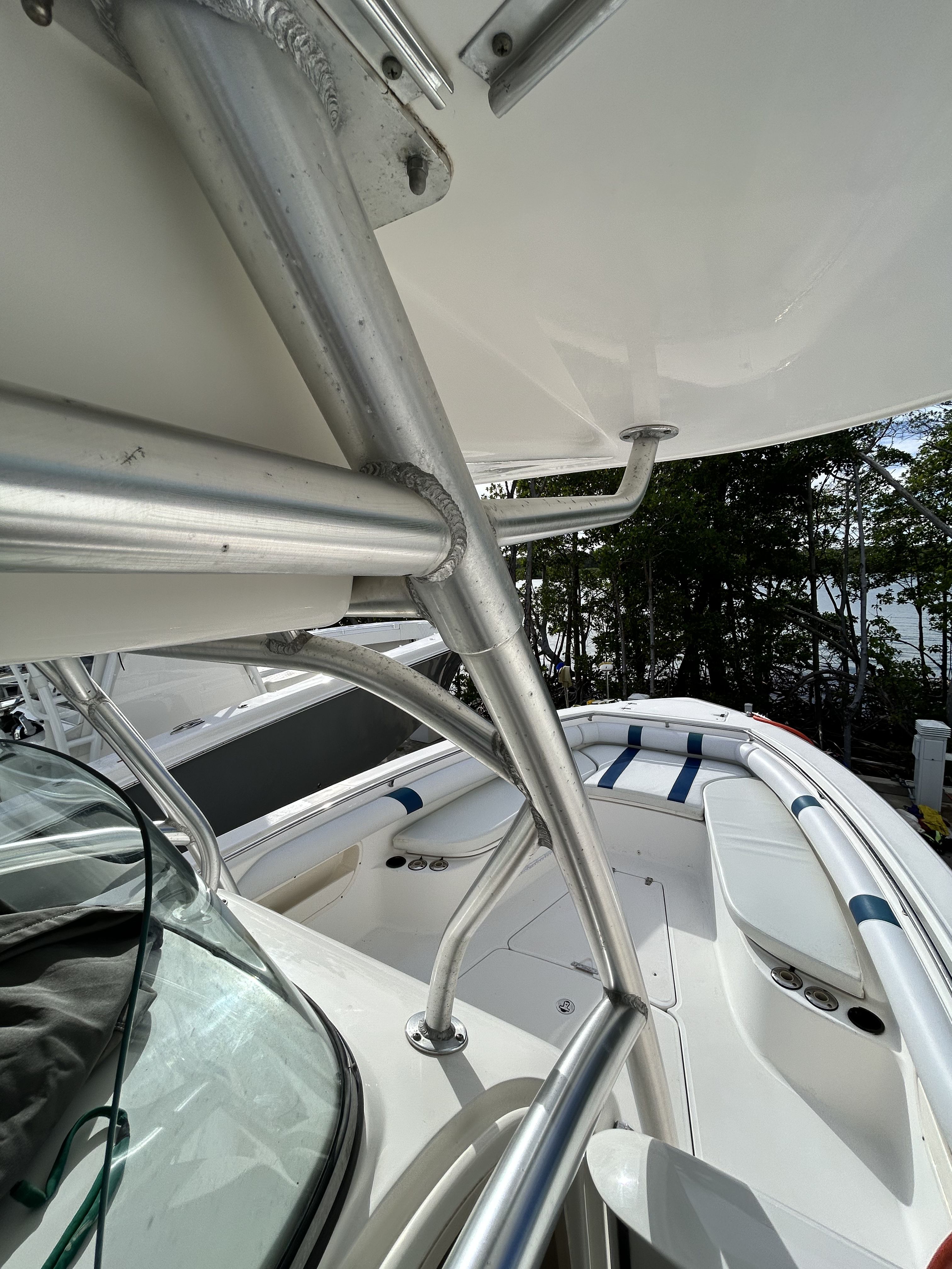 2006 Boston Whaler 320 Outrage - 20