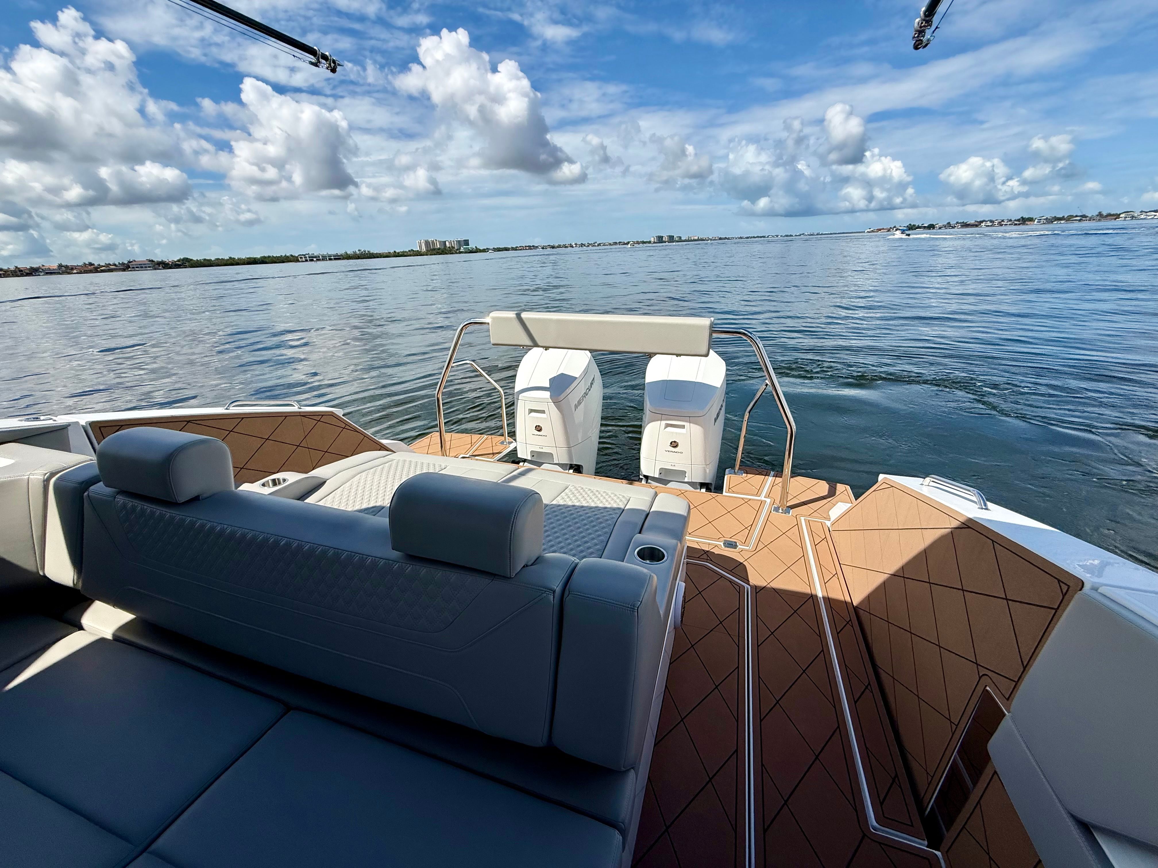 2024 Cruisers Yachts 42 GLS OB - 19
