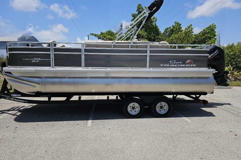 2025 Sun Tracker SportFish 20 DLX