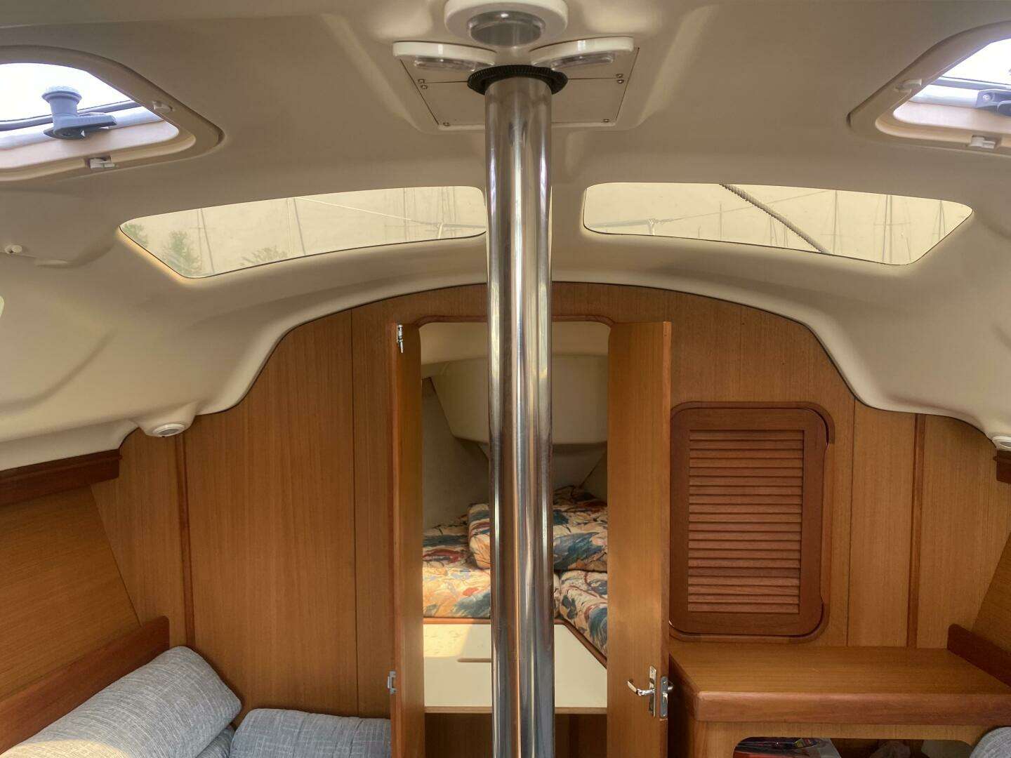 1997 Hunter — - Image 13