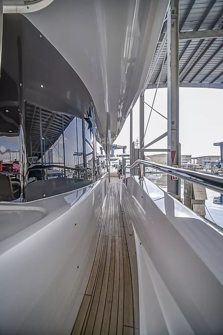 2019 Sunseeker 86 Yacht - Image 9