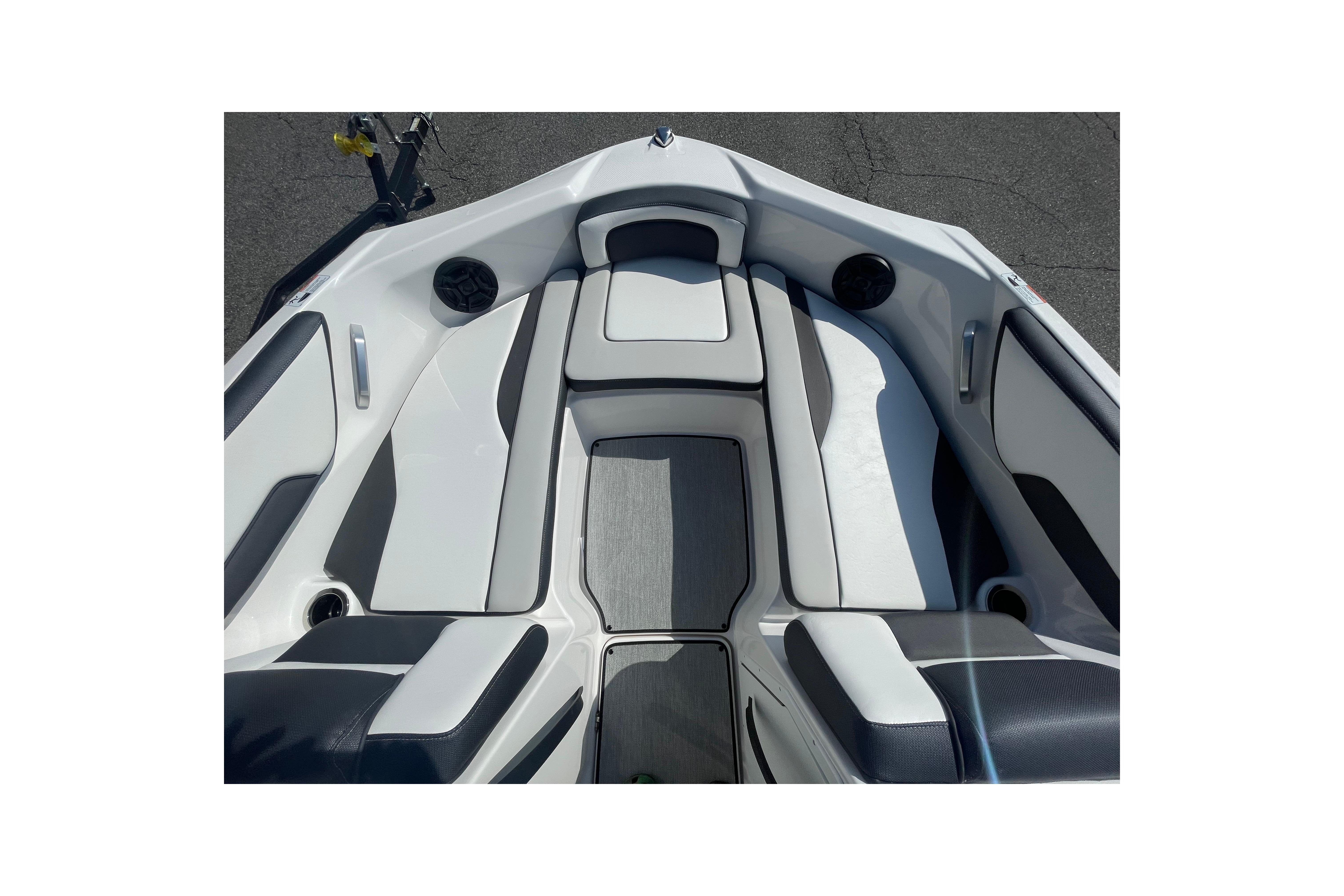 2026 Yamaha Boats AR195 interior seating with sleek, modern design and comfortable upholstery.