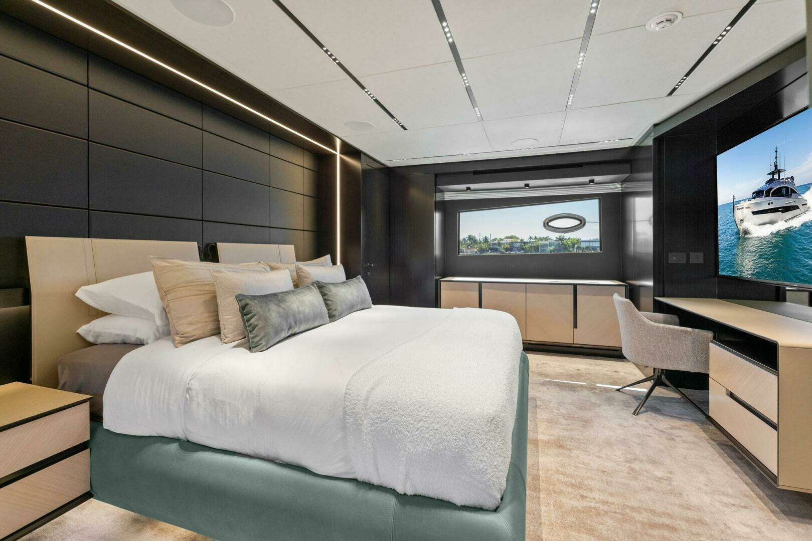 2023 Pershing GTX Motoryacht - Image 74